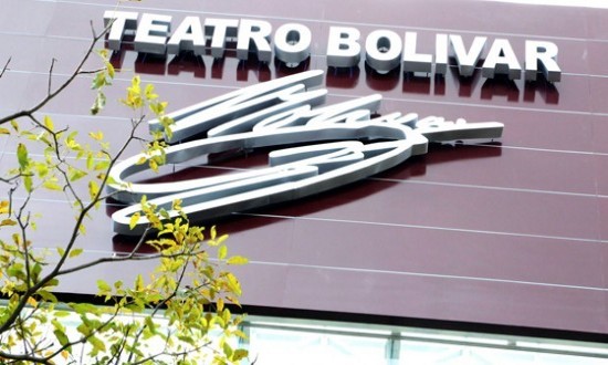 Teatro Bolívar Frente a la Plaza